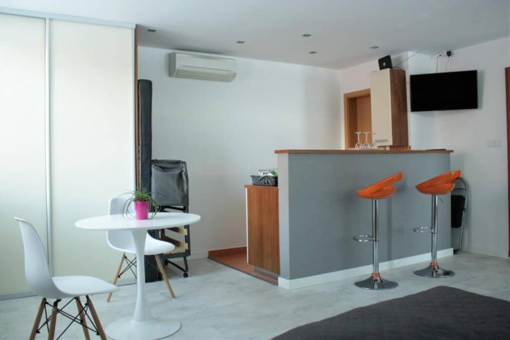 브라티슬라바 Apartman - Dlhe Diely 아파트 외부 사진